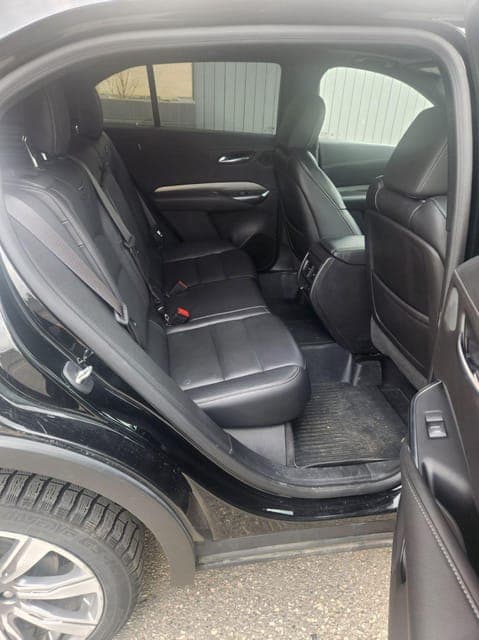 Calgary Airport to Calgary Hotel-Sedan Gallery Image 4