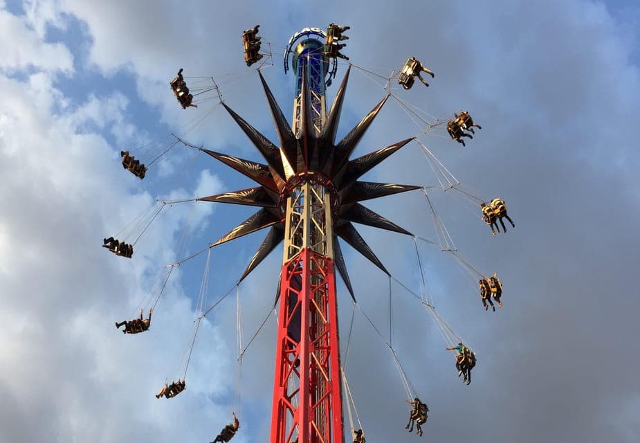 Six Flags Ticket + Hop-on Hop-off City Tour Gallery Image 3