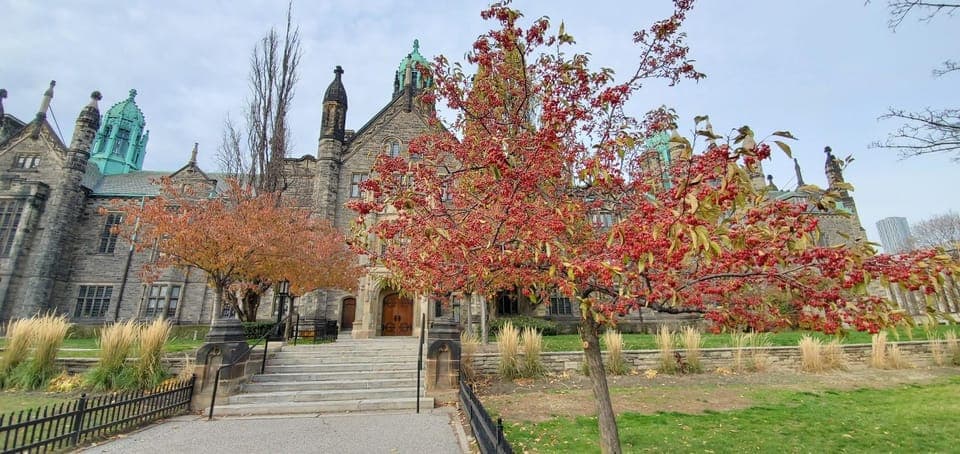 Highlights Drive and Walking Tour Gallery Image 4