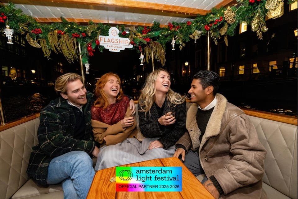 Light Festival Private Boat Cruise with Drinks Gallery Image 1