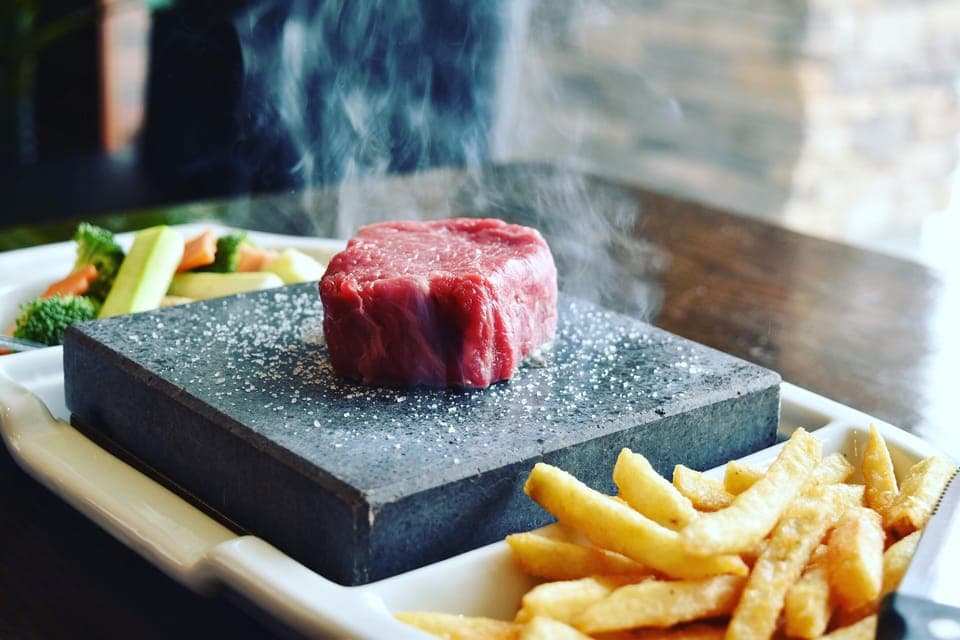 Guided Falls Tour with Dinner and Fireworks Gallery Image 4