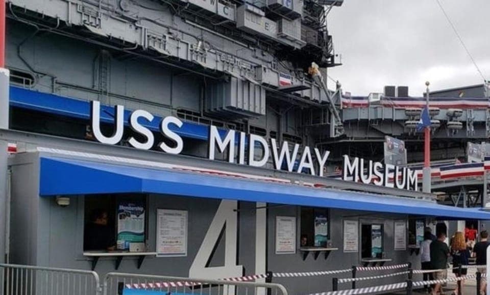 Must-See Attractions Walking Tour With A Guide Gallery Image 1