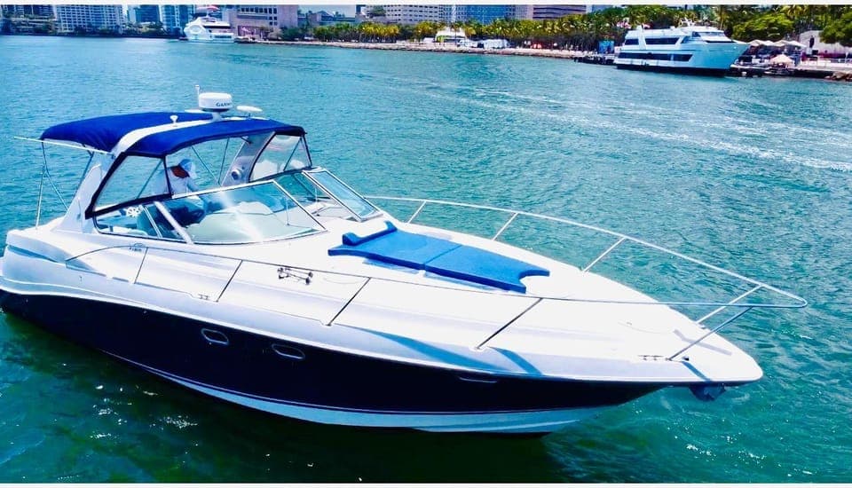 22. Yacht cruise Biscayne Bay, Miami Beach and Sand bar. 42Ft - Image 22