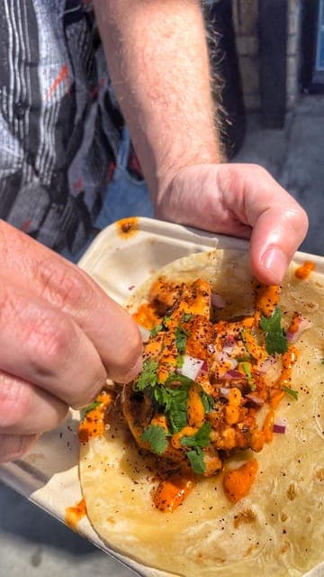 Silver Lake Food Tour with Comedian Foodie Guide! Gallery Image 4