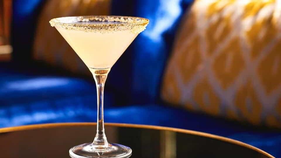 Pool Crawl w/ Party Bus, Open Bar & VIP Entry Gallery Image 4