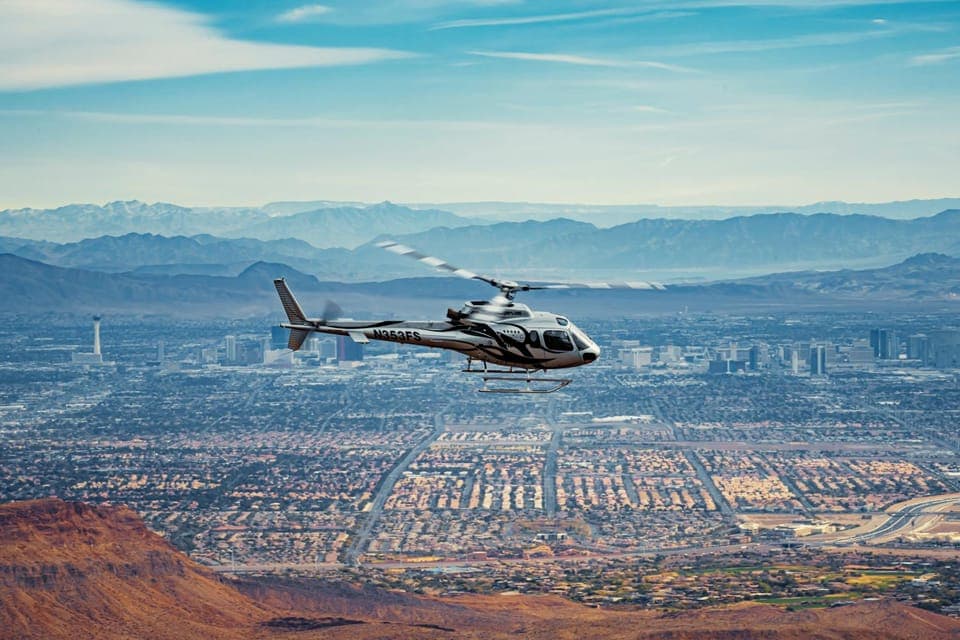 Red Rock Canyon and Vegas Strip Helicopter Tour Gallery Image 4