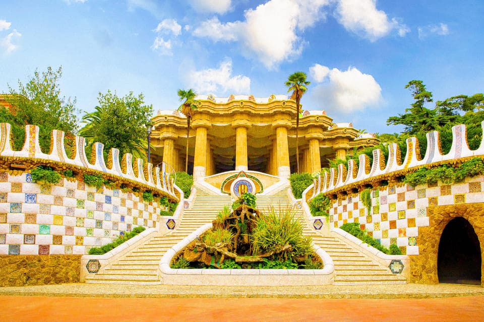 Park Güell Guided Tour with Fast-Track Ticket Gallery Image 1
