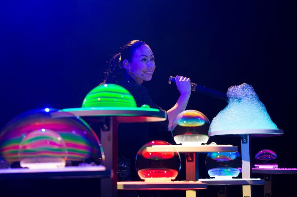The Gazillion Bubble Show Gallery Image 3