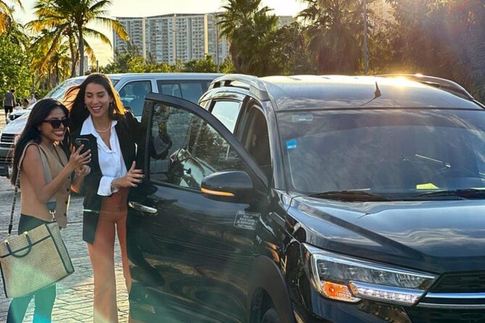 Cancun: Private Sedan and Minivan Airport Transfer Gallery Image 3