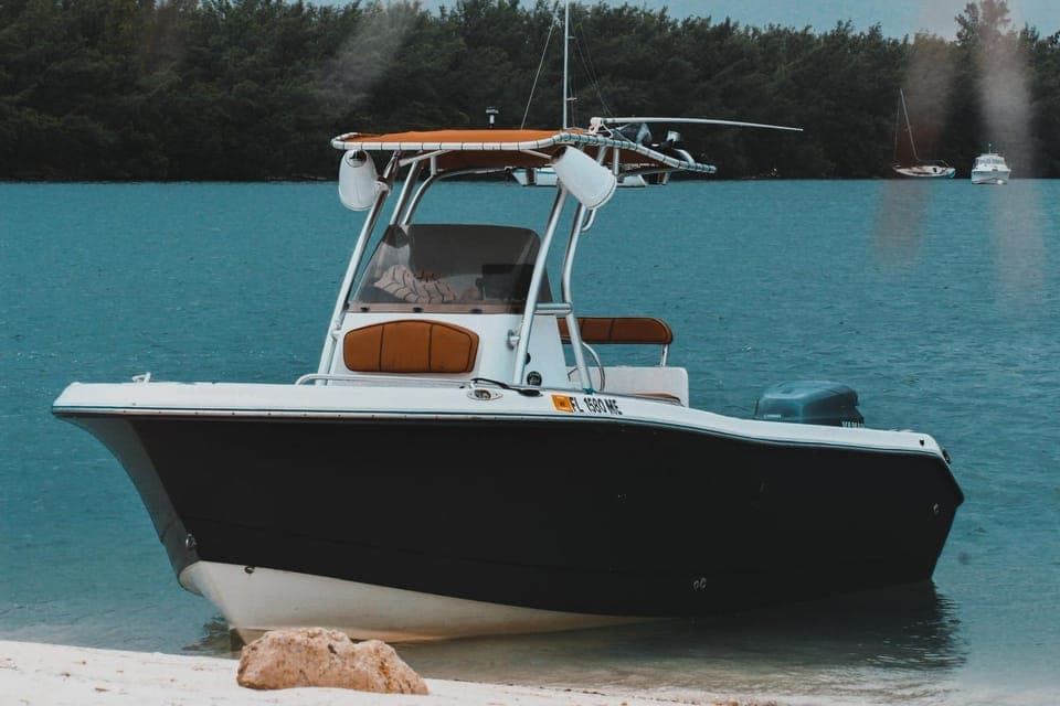 Miami's Unique Private Boat Tour: Discover & Enjoy Your Way Gallery Image 2