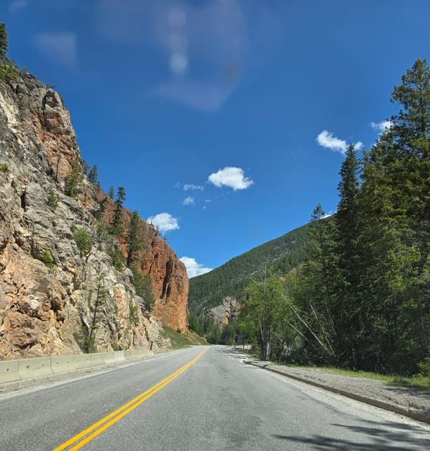 Soak & Explore: Radium Hot Springs and Kootenay Park Tour Gallery Image 4