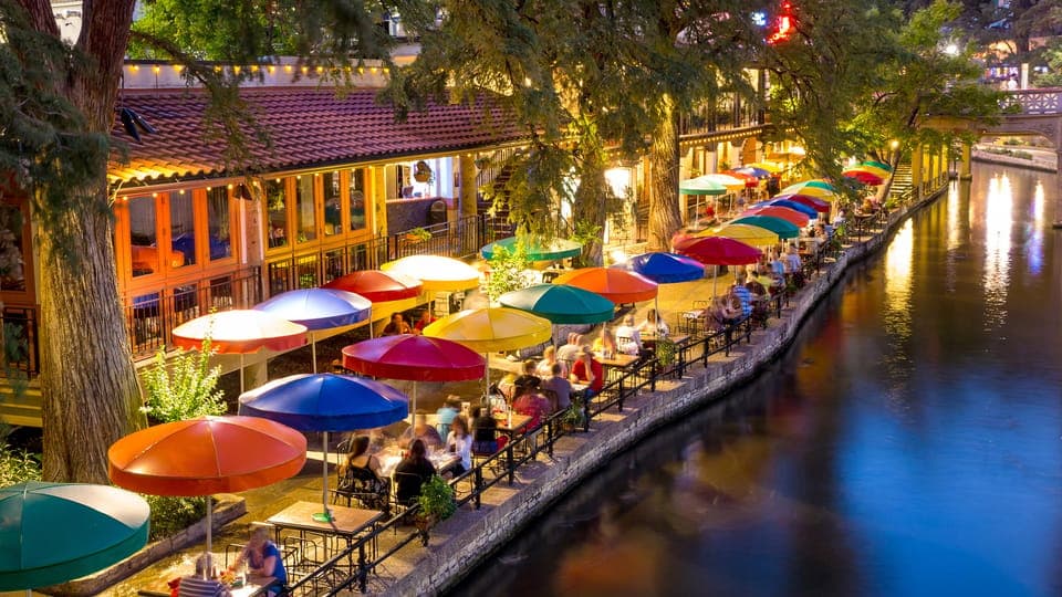 San Antonio Premium Night Driving Tour with Dinner & Cruise Gallery Image 2