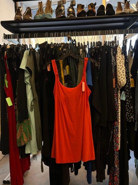 Secondhand Shopping Tour with a Local Gallery Image 3