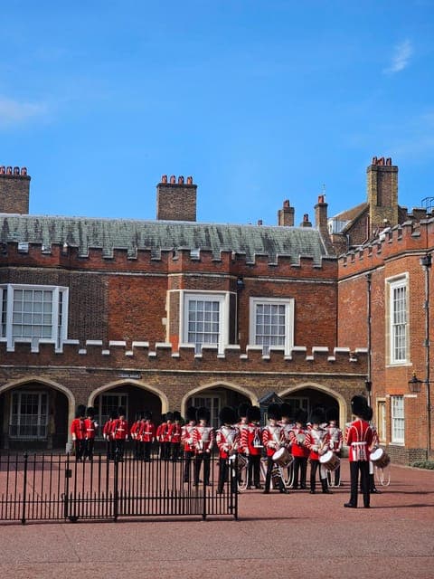 Changing of the Guard Experience Gallery Image 3