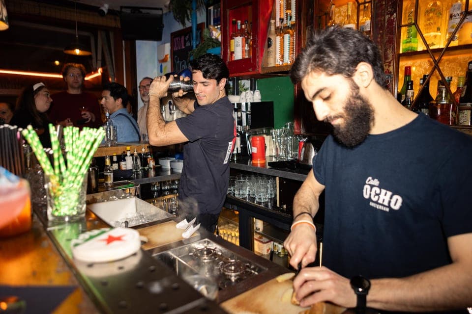 Cocktail Workshop with Welcome Drink Gallery Image 2