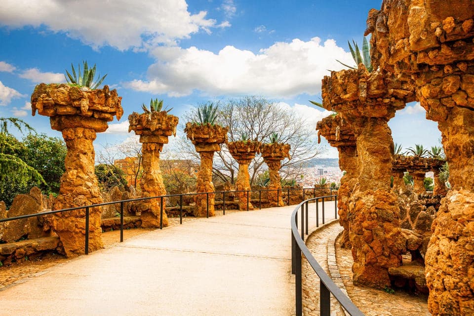Park Güell Guided Tour with Fast-Track Ticket Gallery Image 4