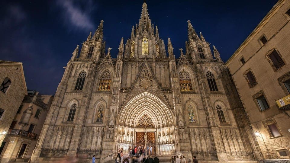 Barcelona Cathedral: Exclusive walking tour & entry tickets. Gallery Image 4
