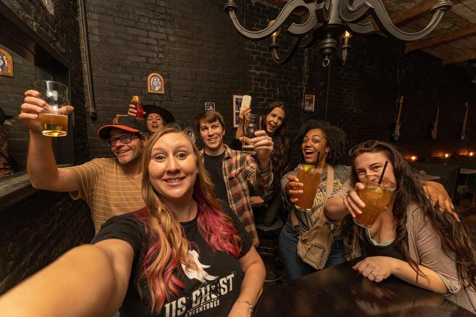 Salem: Boos and Brews Haunted Pub Crawl Gallery Image 4