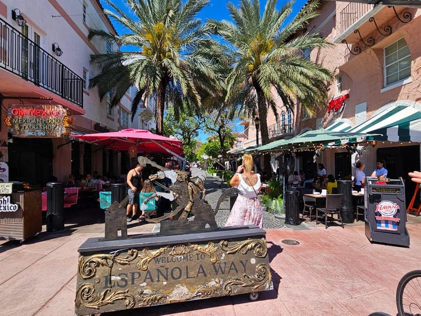 Miami Beach: City Highlights Guided Bike or eBike Tour Gallery Image 4