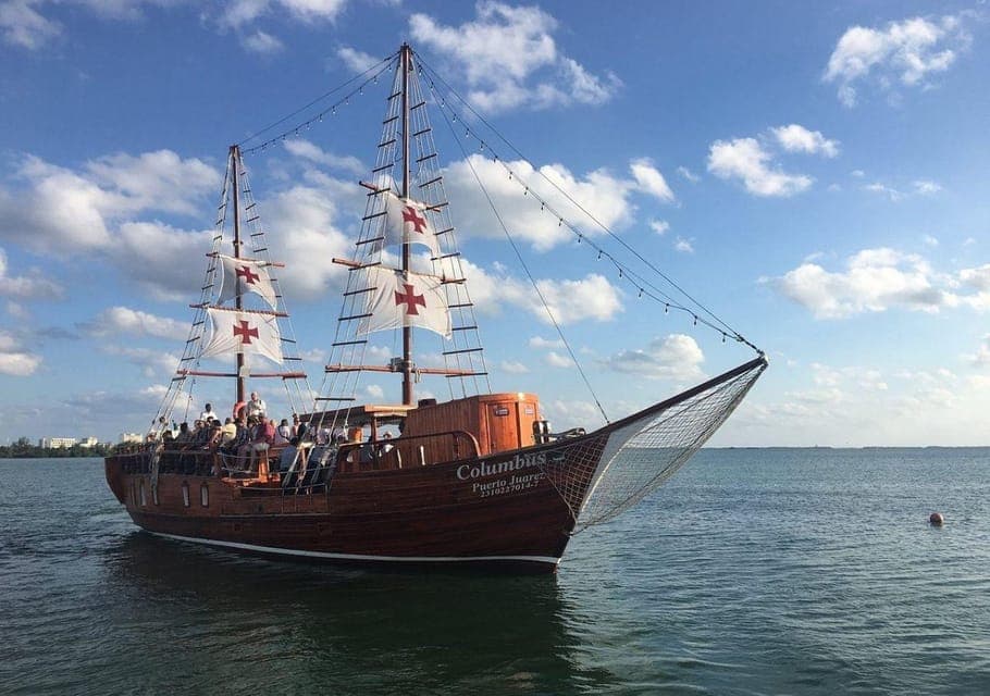 Cancun: Romantic evening in galleon with dinner and open bar Gallery Image 1