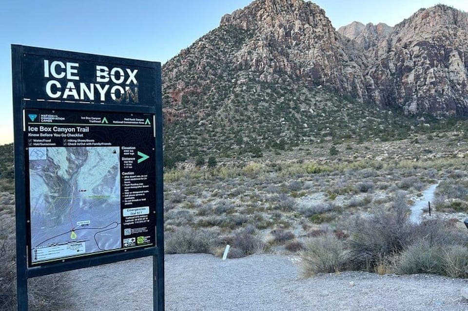 Red Rock Canyon Guided Hike with Pickup Gallery Image 2