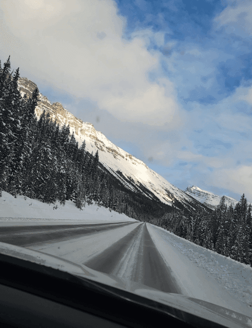 Calgary YYC Airport to Banff Canmore Private Transfer Gallery Image 3