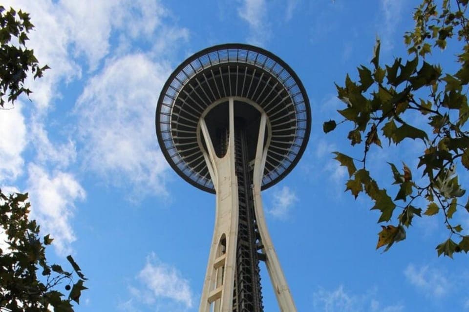 Small Group Seattle Day Tour with Major Attractions,Tea&Deli Gallery Image 2