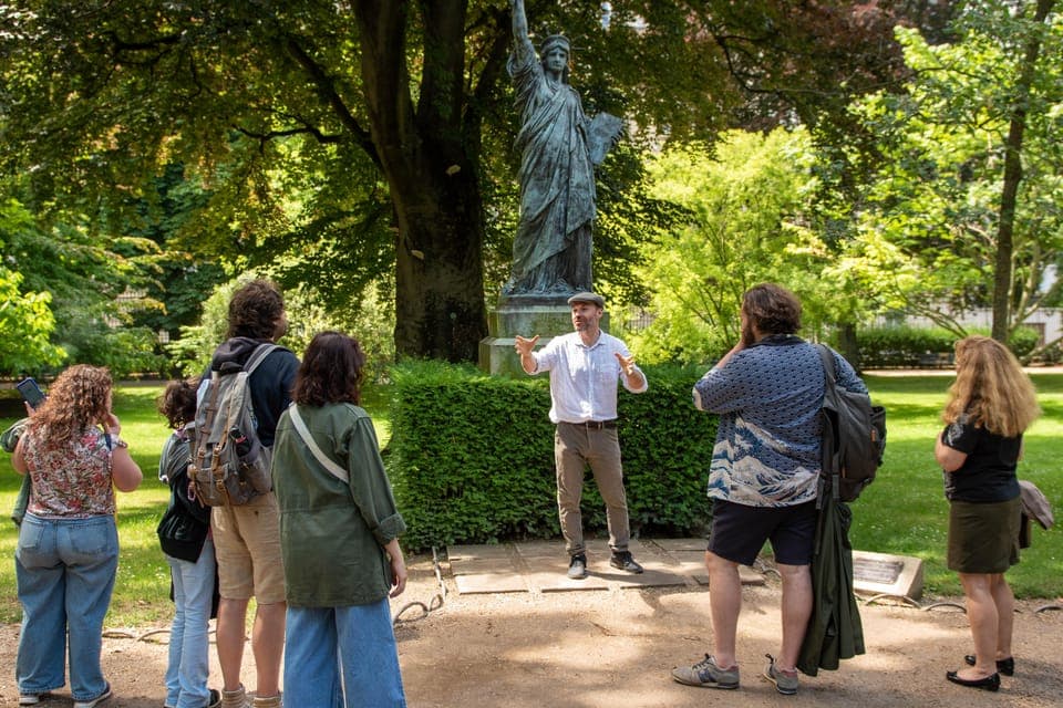 Explore Hemingway’s Paris with an Actor-Guide Gallery Image 2