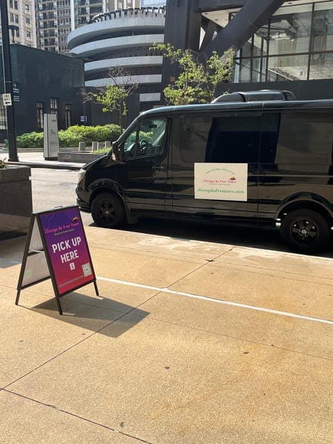 Tour Chicago LGBTQ+ Style Gallery Image 2