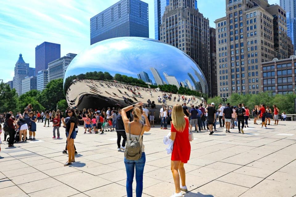 36. Chicago Walking Tour with Historic Sites & Boat Cruise - Image 36
