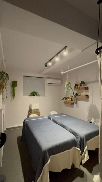 Couples Massage NYC - 60 Mins Gallery Image 4