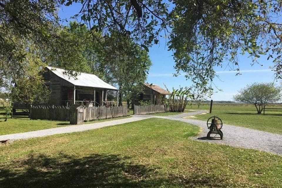 Oak Alley & Laura Plantation Tour w/Transport Gallery Image 2