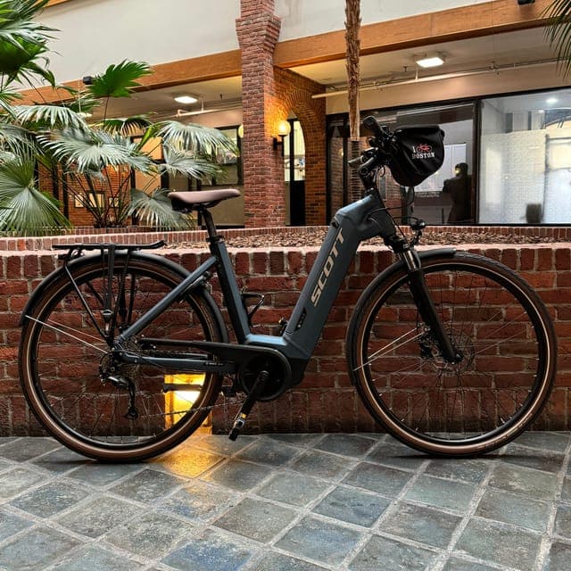 Boston Electric Assist Bicycle Rental Gallery Image 2