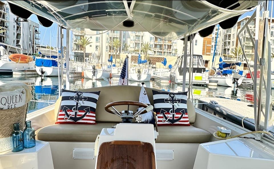 Romantic Boat Cruise with Wine & Cheese or Surprise Dinner Gallery Image 4