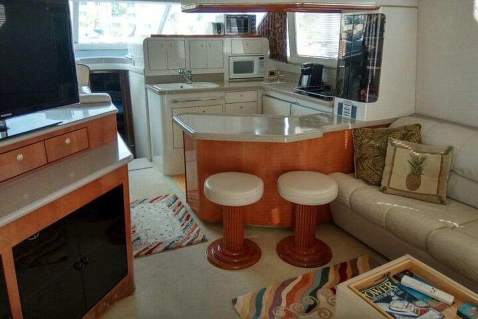 Playa Mujeres: Private Yacht Rental - 4hr SR55H4 #GMBSR55FUN Gallery Image 4