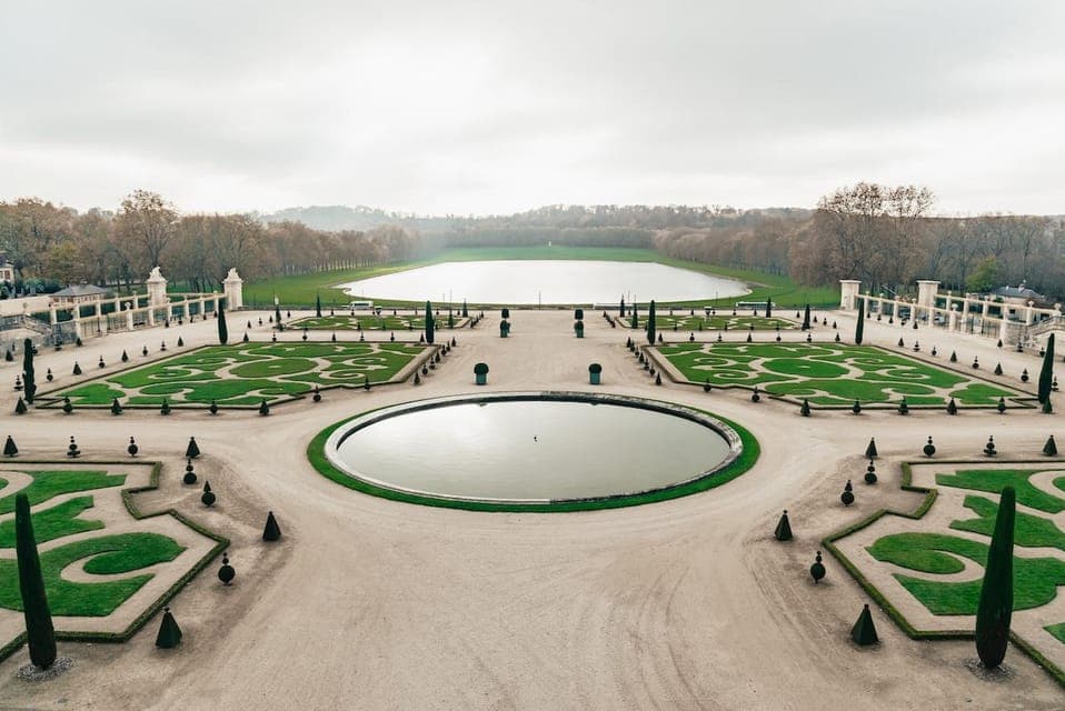 Versailles: Entry ticket & Private Apartments VIP Tour Gallery Image 4