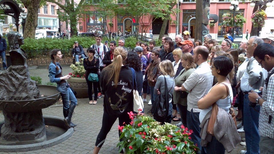 Six Women - A Historical Walking Tour Gallery Image 1