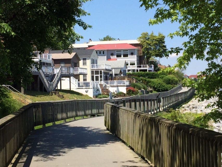 Chesapeake Beach: Guided Walking Tour to The Cliffs Gallery Image 2