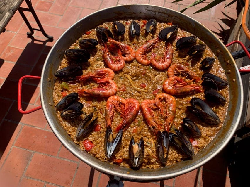 Paella Seafood Master Cooking Class with Sangria Gallery Image 4