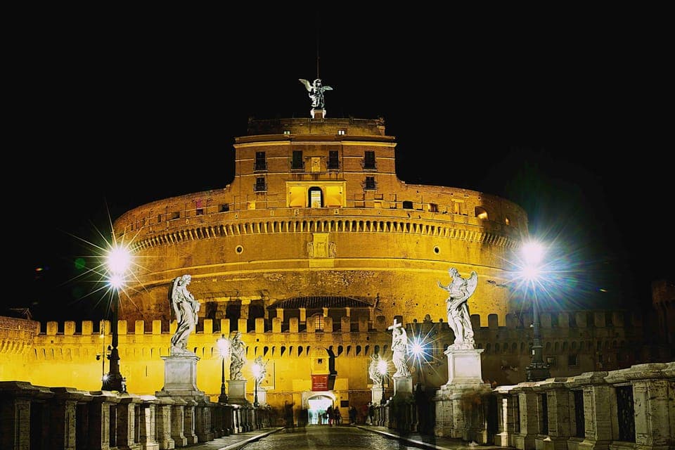 Shadows & Legends – Night Photo Storytelling Session in Rome Gallery Image 1