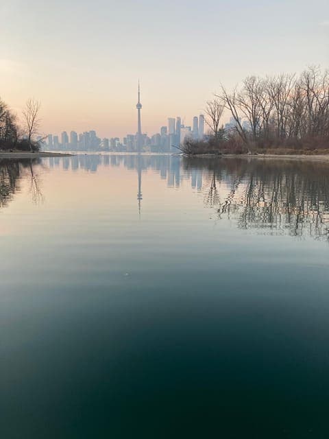 Fall Colours Boat Tour on the Toronto Islands Gallery Image 3