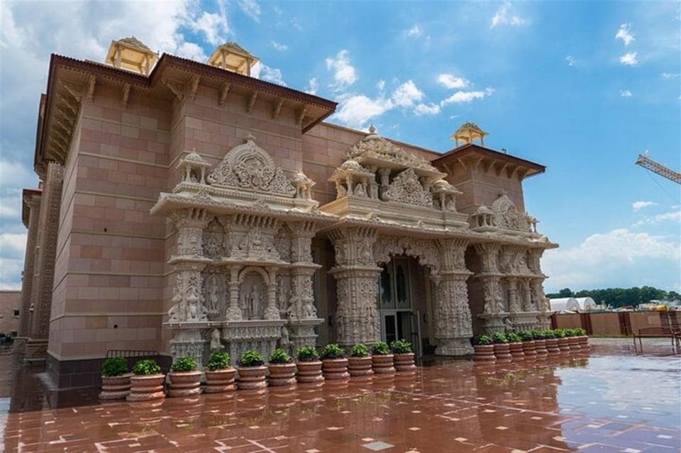 From NY: BAPS Shri Swaminarayan 1-Day Tour Gallery Image 3