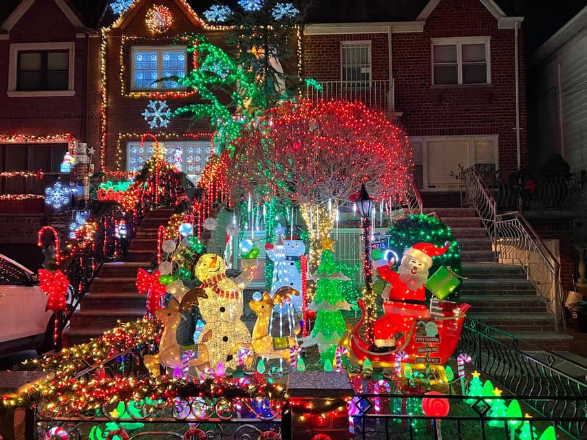 Dyker Heights Christmas Tour: Magic of Christmas in New York Gallery Image 4