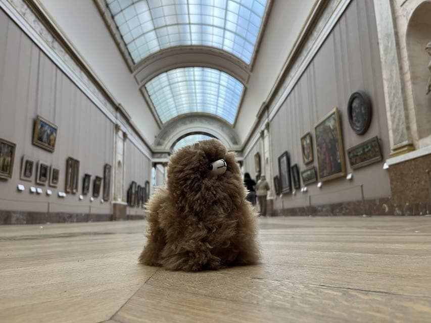 Louvre Museum Entry Ticket and Private Guided Tour Gallery Image 2