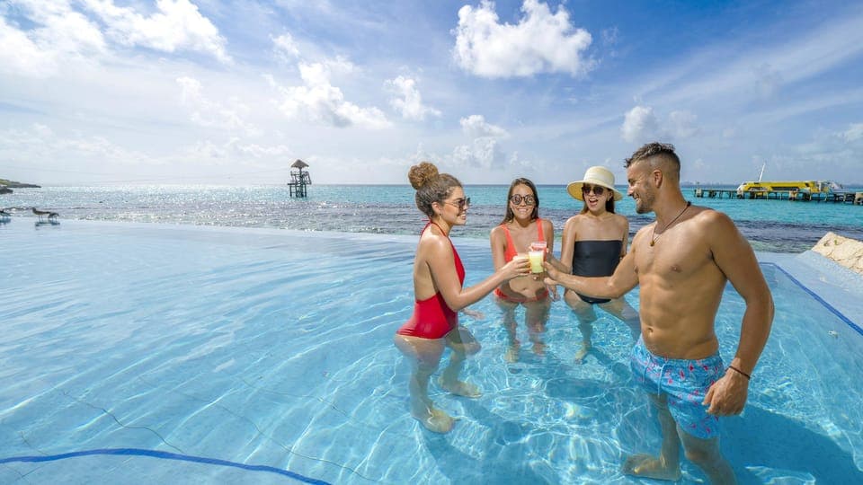 Cancun: Isla Mujeres Royal Garrafon with Transport & Lunch Gallery Image 4