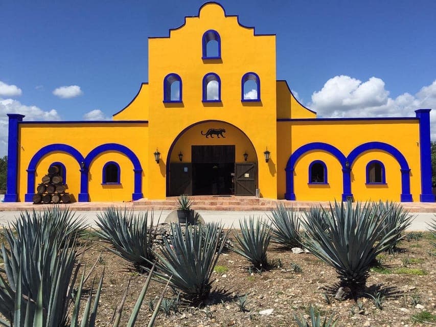 Discover the essence of playa del carmen: tequilera, jewelry and 5th avenue. Gallery Image 2