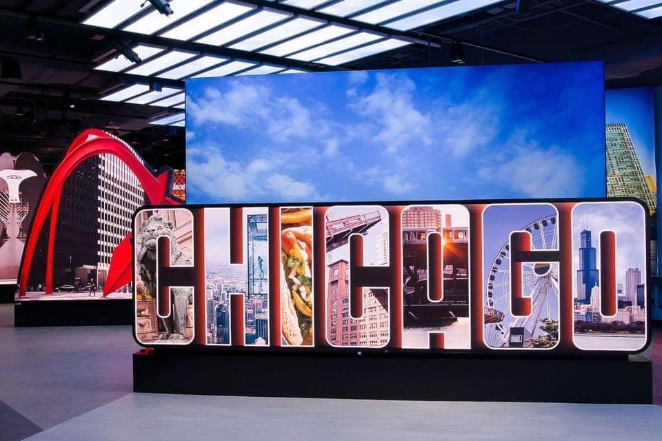 Skydeck Ticket and Deep Dish Pizza Dinner Gallery Image 4