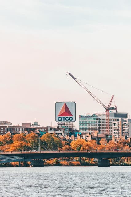 Charles River Fall Foliage Sightseeing Cruise Gallery Image 4