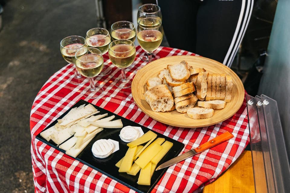 Le Marais Walking Food Tour with Cheese, Wine & Pastries Gallery Image 2