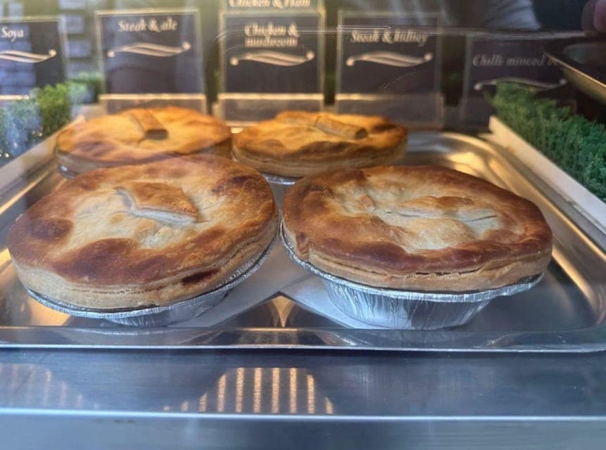 Greenwich Pub Crawl with Beer and Dinner Option Gallery Image 2